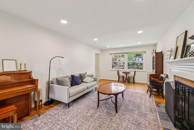 4 BURKET CT, Silver Spring, MD 20910