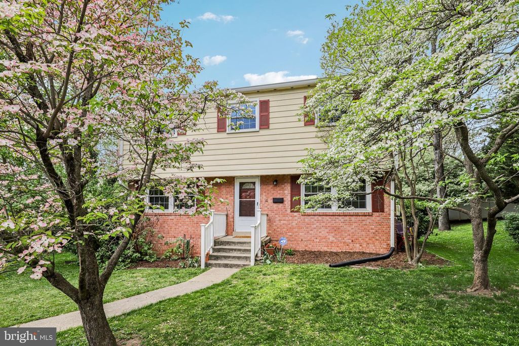 4 BURKET CT, Silver Spring, MD 20910