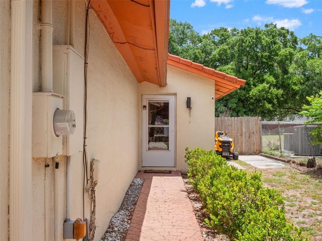 1161 W LAKE BRANTLEY ROAD, Altamonte Springs, FL 32714