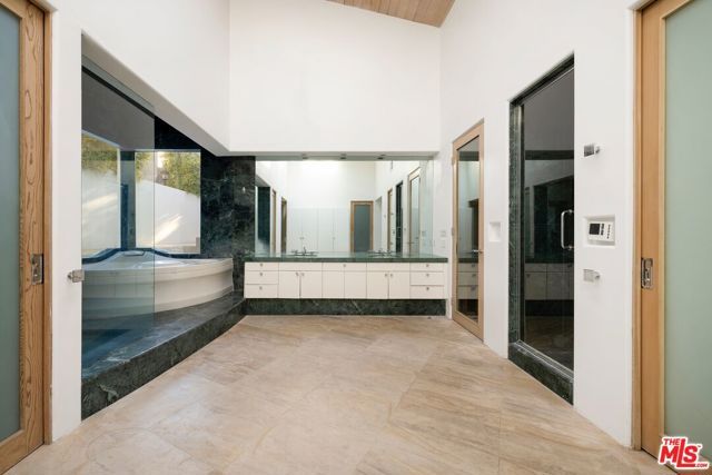 11975 Crest Place, Beverly Hills, CA 90210