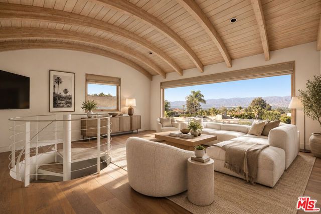 11975 Crest Place, Beverly Hills, CA 90210