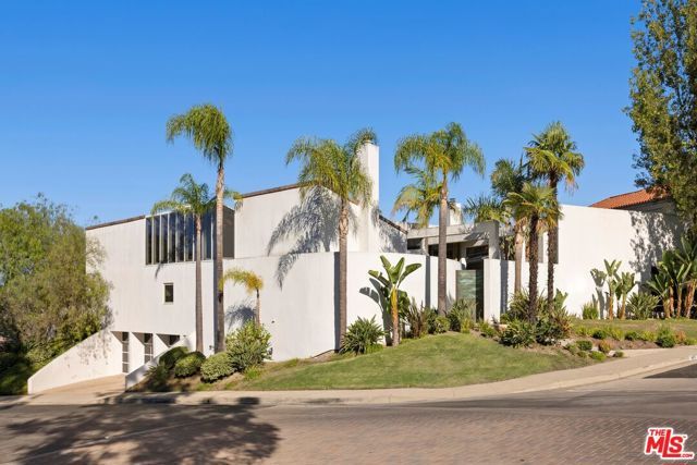 11975 Crest Place, Beverly Hills, CA 90210
