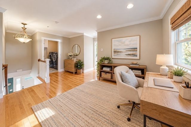 1 Thurston Pl 1, Medfield, MA 02052