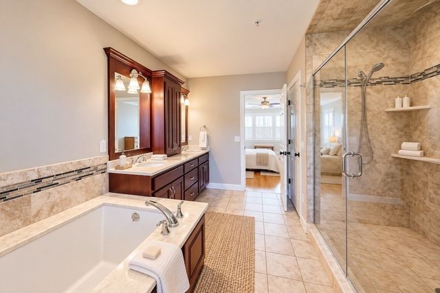 1 Thurston Pl 1, Medfield, MA 02052