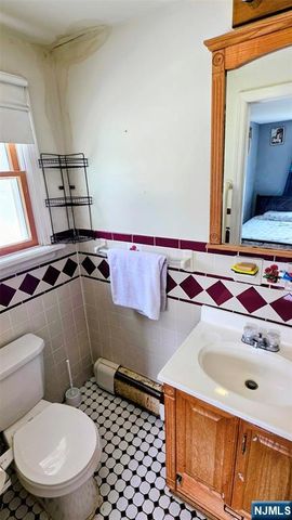 7 Barnard Place, North Arlington, NJ 07031