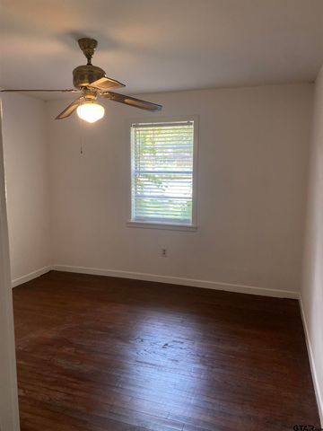 606 S Boyd St, Lindale, TX 75771