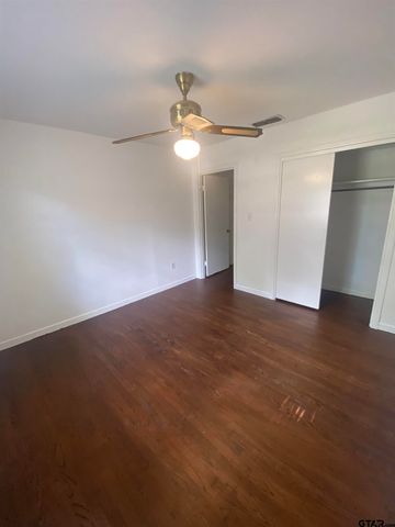 606 S Boyd St, Lindale, TX 75771