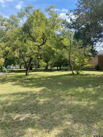 606 S Boyd St, Lindale, TX 75771