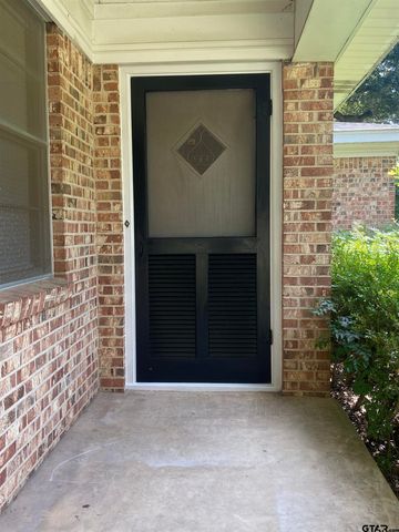 606 S Boyd St, Lindale, TX 75771