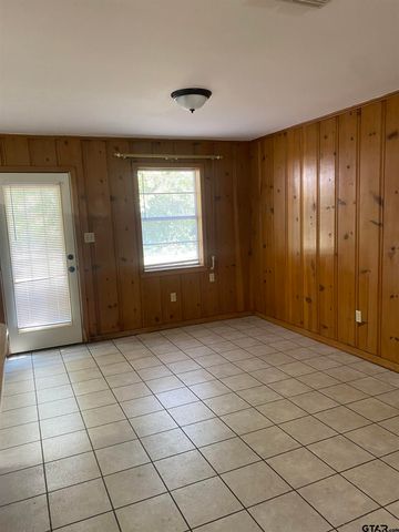 606 S Boyd St, Lindale, TX 75771