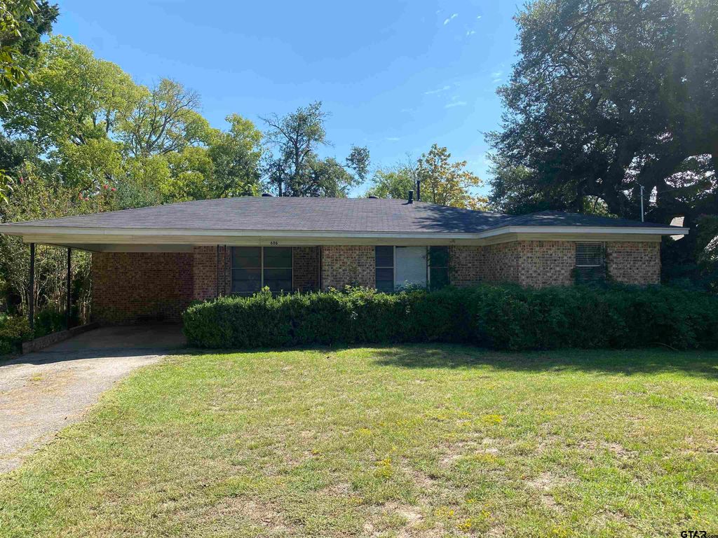 606 S Boyd St, Lindale, TX 75771