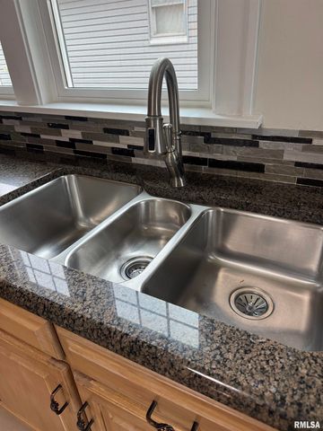 1620 N WISCONSIN Avenue, Peoria, IL 61603