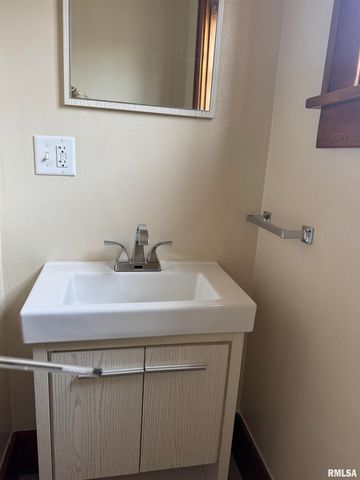 1620 N WISCONSIN Avenue, Peoria, IL 61603