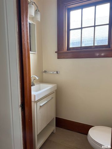 1620 N WISCONSIN Avenue, Peoria, IL 61603