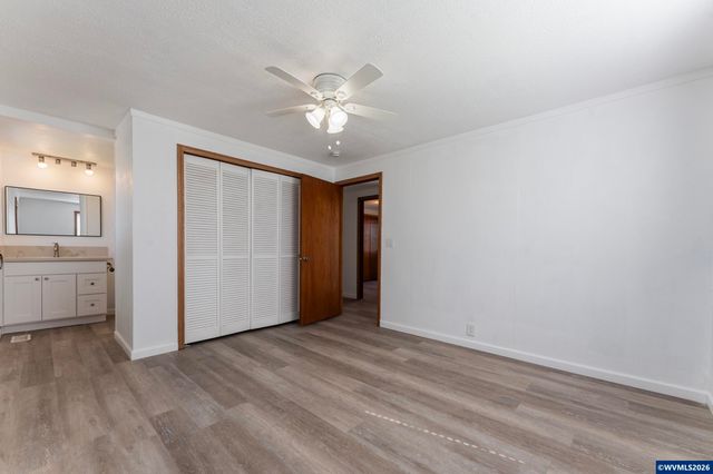 38255 Robinson Dr, Scio, OR 97374