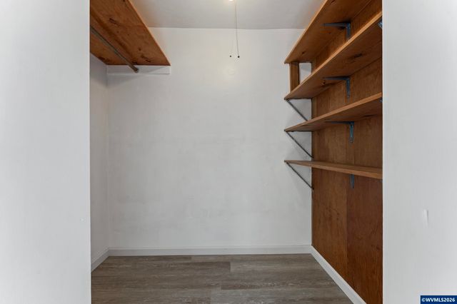 38255 Robinson Dr, Scio, OR 97374