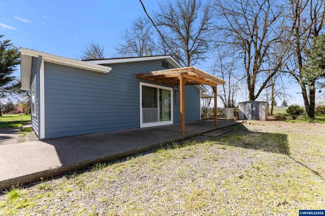 38255 Robinson Dr, Scio, OR 97374