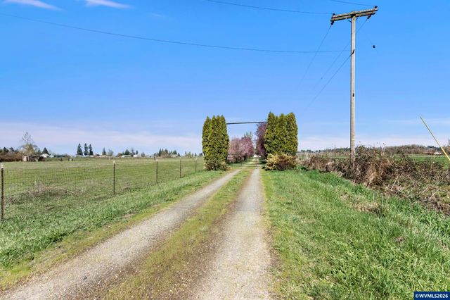 38255 Robinson Dr, Scio, OR 97374