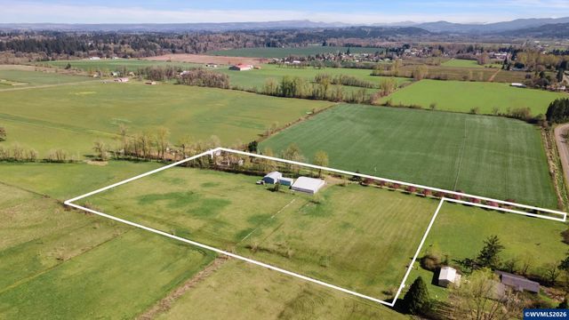 38255 Robinson Dr, Scio, OR 97374