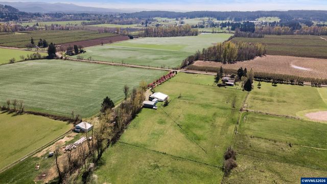 38255 Robinson Dr, Scio, OR 97374