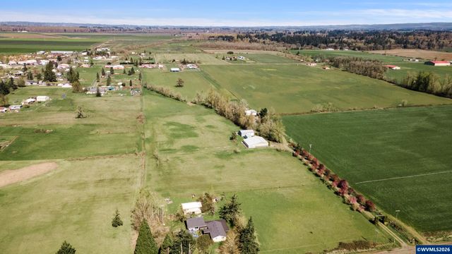 38255 Robinson Dr, Scio, OR 97374