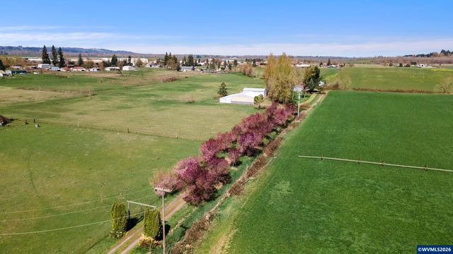 38255 Robinson Dr, Scio, OR 97374