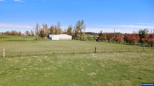 38255 Robinson Dr, Scio, OR 97374