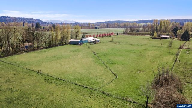 38255 Robinson Dr, Scio, OR 97374