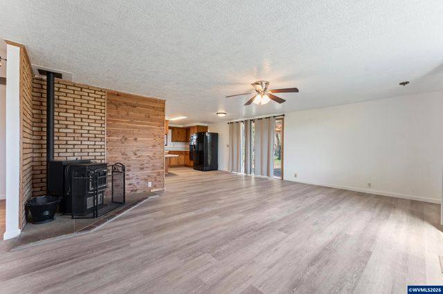 38255 Robinson Dr, Scio, OR 97374