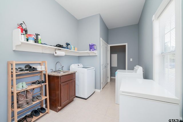 16129 County Road 373, Gladewater, TX 75647