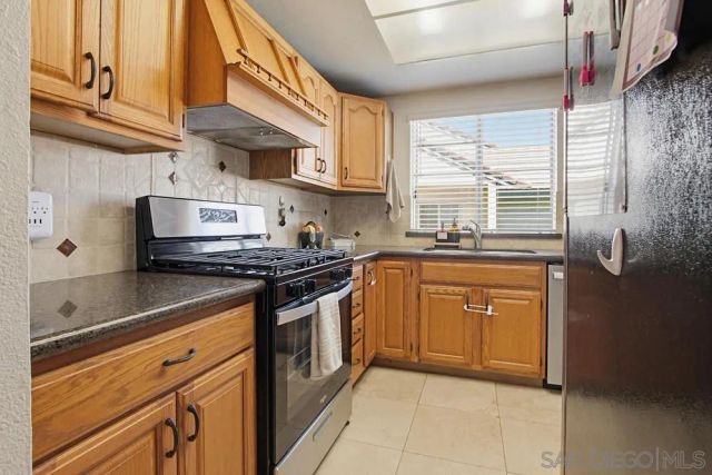 431 Nantucket, Escondido, CA 92027