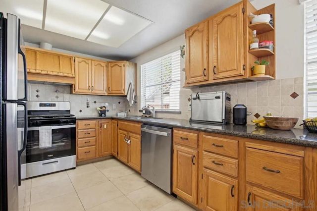 431 Nantucket, Escondido, CA 92027