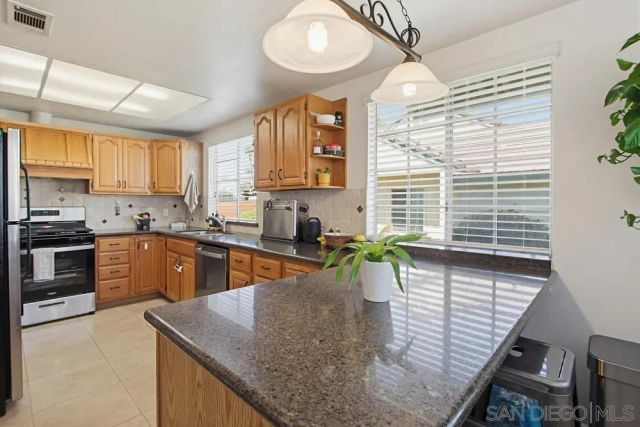 431 Nantucket, Escondido, CA 92027