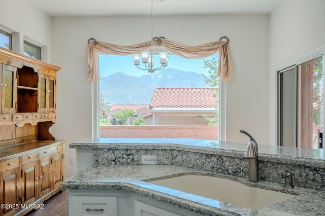 2090 E Buster Mountain Drive, Oro Valley, AZ 85755