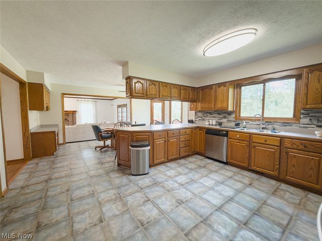 2919 Pine Trails Circle, Hudson, OH 44236