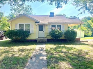 1107 Walnut Street, Reidsville, NC 27320