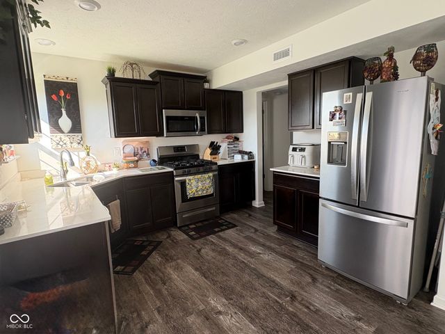 5335 Maywood Drive, Whitestown, IN 46075