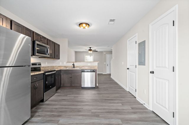 931 Professional Park Dr Apt 3F, Clarksville, TN 37040