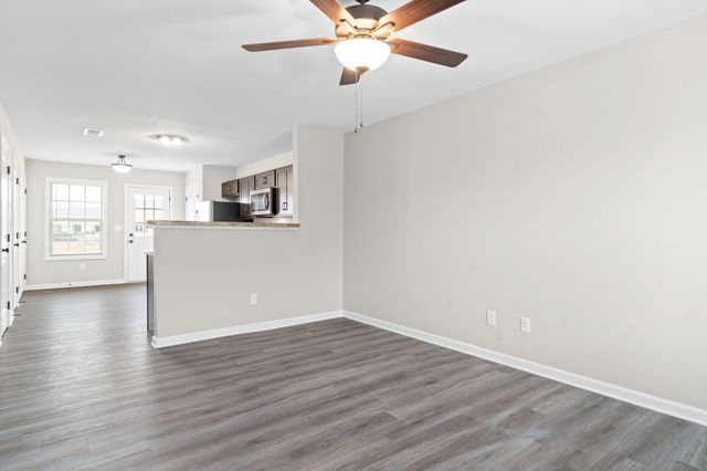 931 Professional Park Dr Apt 3F, Clarksville, TN 37040