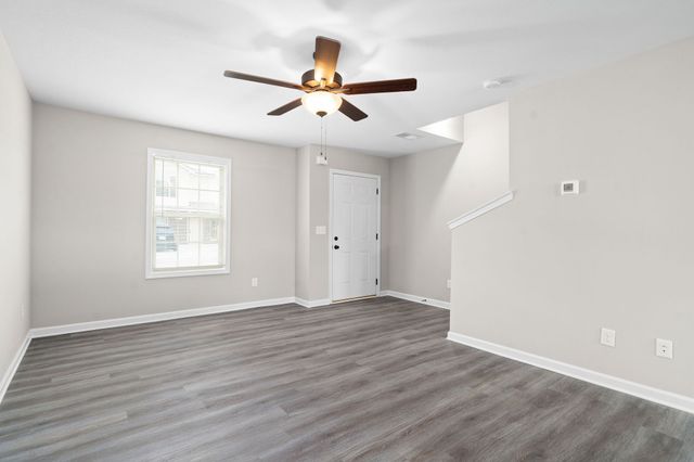 931 Professional Park Dr Apt 3F, Clarksville, TN 37040