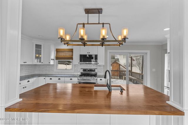 5 Herbert Avenue, Spotswood, NJ 08884