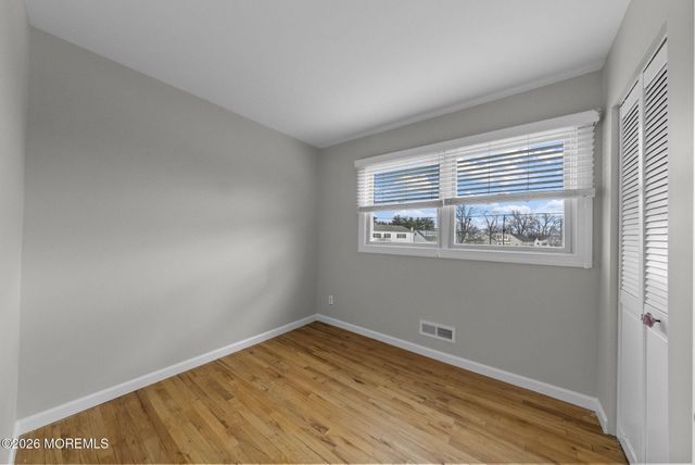 5 Herbert Avenue, Spotswood, NJ 08884