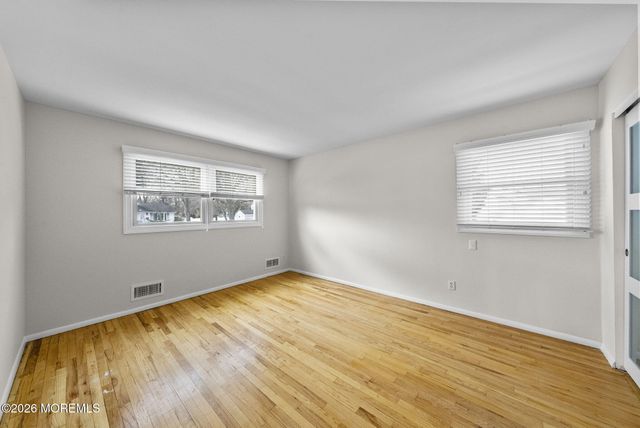 5 Herbert Avenue, Spotswood, NJ 08884