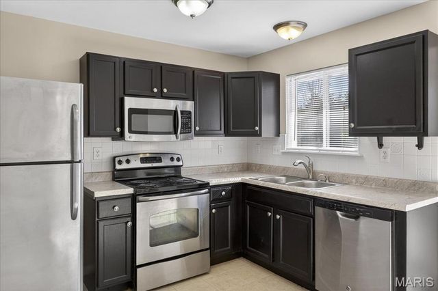 1581 Tea Party Lane, O'fallon, MO 63366