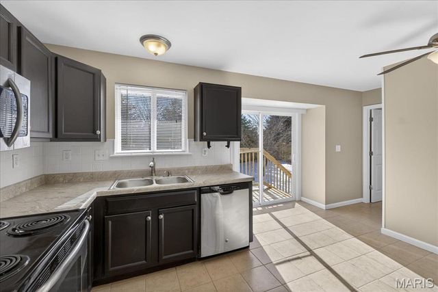 1581 Tea Party Lane, O'fallon, MO 63366