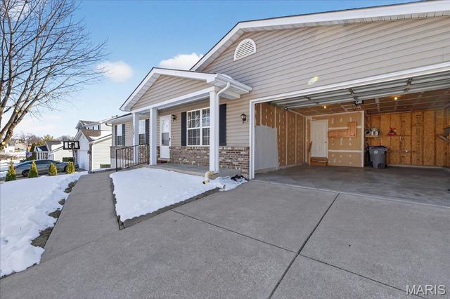 1581 Tea Party Lane, O'fallon, MO 63366