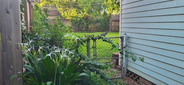 1646 Du Barry Lane, Houston, TX 77018