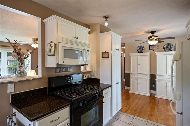 13124 Herrick Avenue, Grandview, MO 64030
