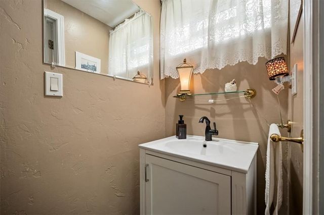 13124 Herrick Avenue, Grandview, MO 64030