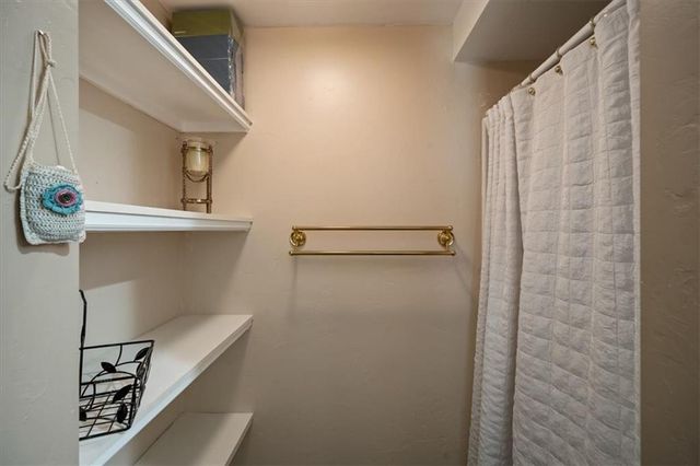 13124 Herrick Avenue, Grandview, MO 64030